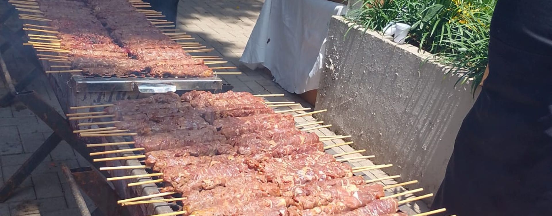https://www.espetinhosofile.com.br/imagens/uploads/imgs/banners/1920x753/churrasqueira-cheia.jpg